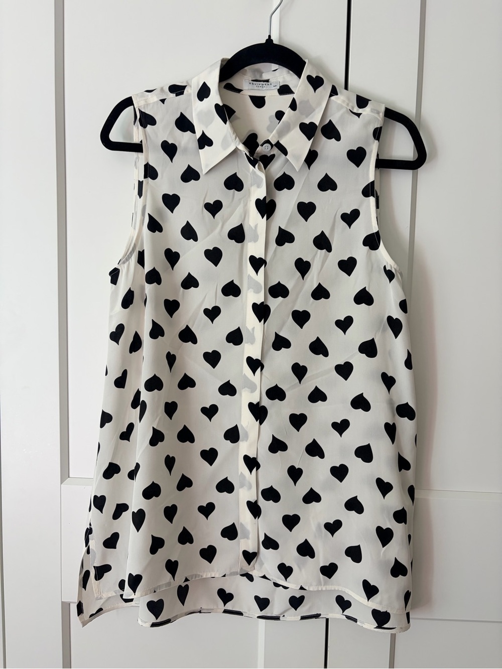 Equipment Silk Sleeveless White Blouse with Black Heart Print | S